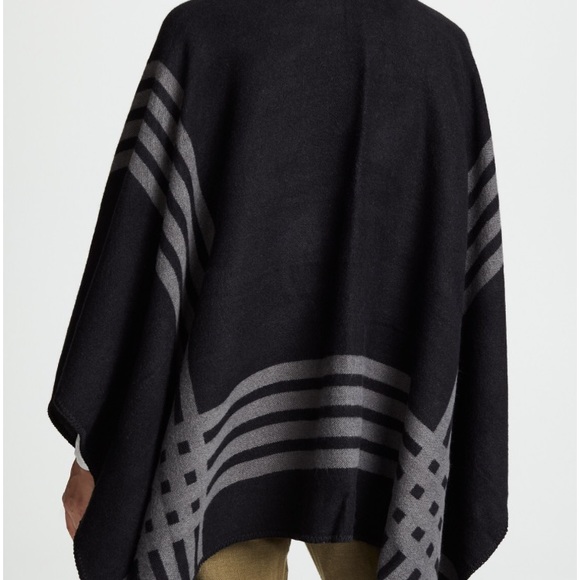 Poncho - Picture 3 of 5